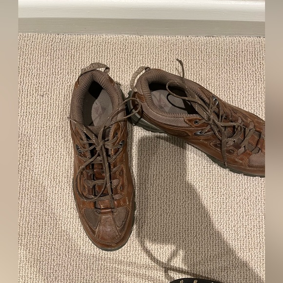 Vasque brown leather hiking boots. Brand is  vibrant us 10.5 m - Picture 3 of 3
